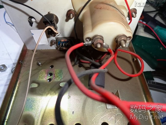 『MM DIY』给朋友改造两个修手机的电源。 『MM DIY』给朋友改造两个修手机的电源。