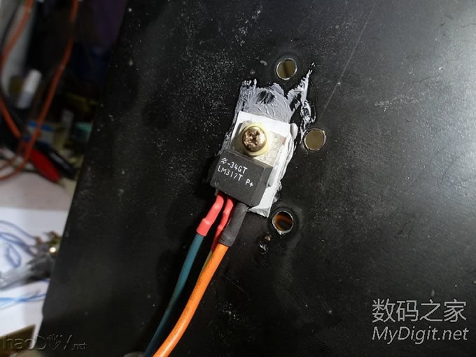 『MM DIY』给朋友改造两个修手机的电源。