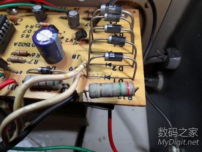 『MM DIY』给朋友改造两个修手机的电源。 『MM DIY』给朋友改造两个修手机的电源。