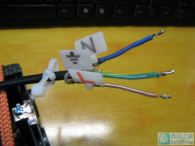 С֮ݸѣʵ繤״USB 1AǽʱDIY