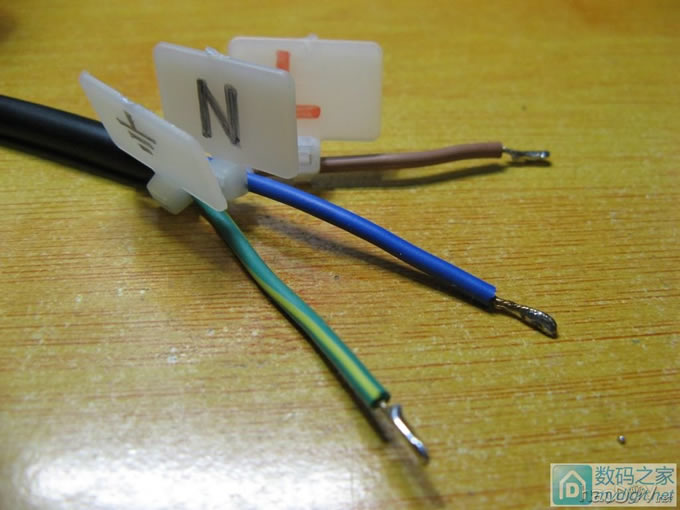 С֮ݸѣʵ繤״USB 1AǽʱDIY