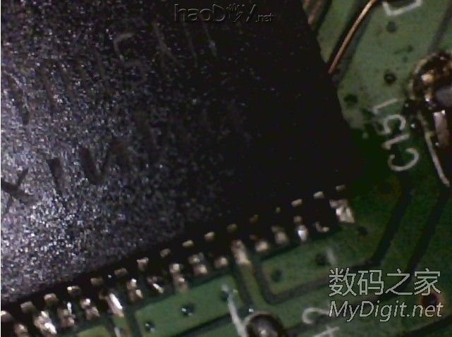 飞线修了一个内存至少掉三分一焊盘的WR740N路由器 飞线修了一个内存至少掉三分一焊盘的WR740N路由器