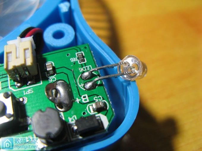 有的人不太适合买小风扇,比如我……7.5包邮的扬子风扇小拆&小DIY,欢迎大家参观~ 有的人不太适合买小风扇,比如我……7.5包邮的扬子风扇小拆&小DI