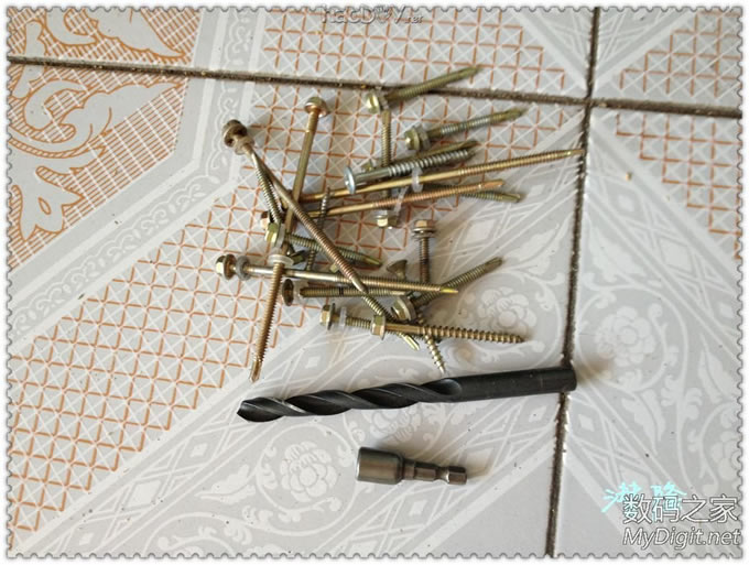 请输入描述 第一次做木匠,电子垃圾多了,做个大木桌子!