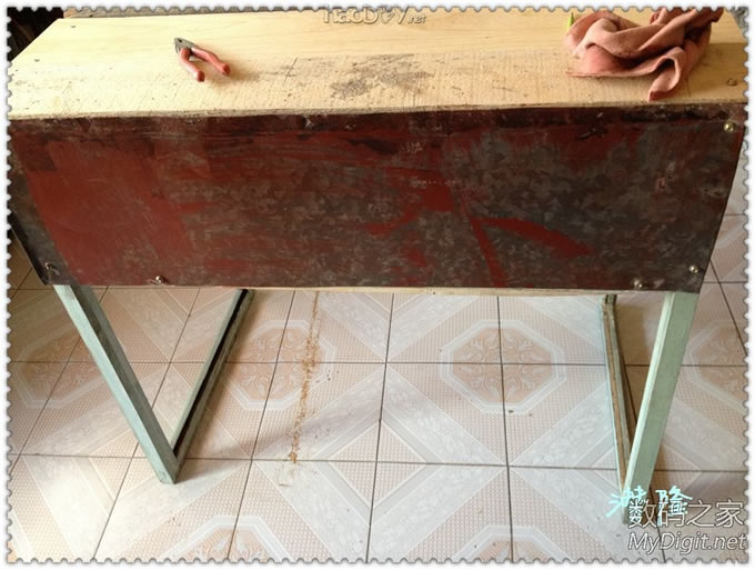 第一次做木匠,电子垃圾多了,做个大木桌子!