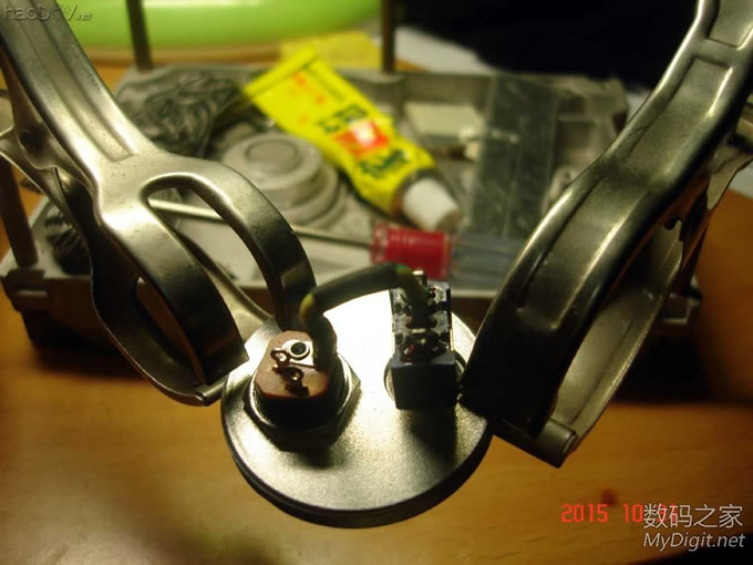 用报废3.5的硬盘,打造取材料容易、制作简单的拆焊台! 用报废3.5的硬盘,打造取材料容易、制作简单的拆焊台!