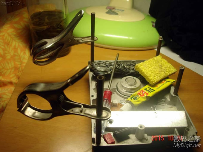 用报废3.5的硬盘,打造取材料容易、制作简单的拆焊台! 用报废3.5的硬盘,打造取材料容易、制作简单的拆焊台!