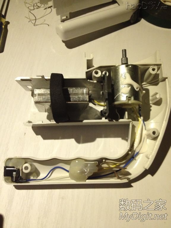 Re:有了这玩意锂电池电极焊接不再是难事了。。。。。。。。。。。。效果不比点焊差 .. 有了这玩意锂电池电极焊接不再是难事了。。。效果不比点焊差哟