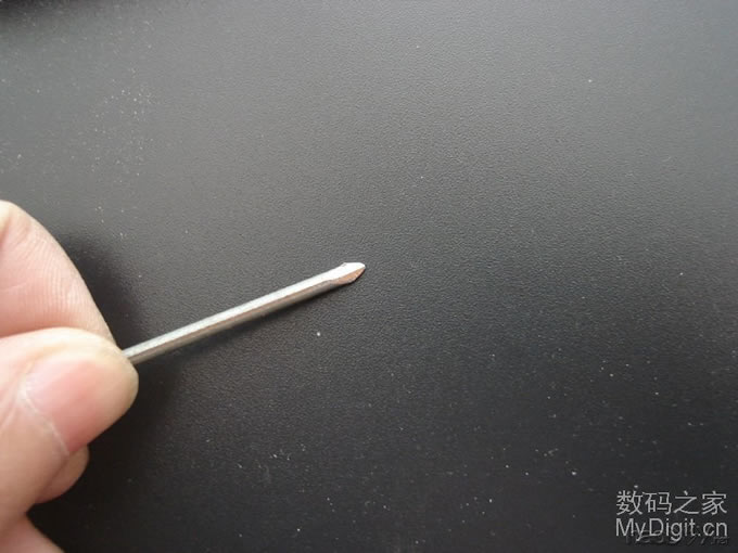 废旧硬盘改造的电磨工具(电机可长转不间断) 废旧硬盘改造的电磨工具(电机可长转不间断)