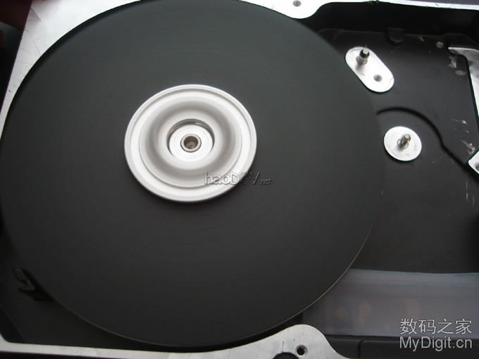 废旧硬盘改造的电磨工具(电机可长转不间断) 废旧硬盘改造的电磨工具(电机可长转不间断)