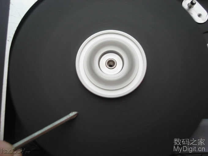 废旧硬盘改造的电磨工具(电机可长转不间断) 废旧硬盘改造的电磨工具(电机可长转不间断)