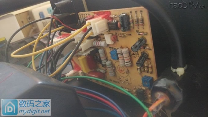 请输入描述 100大洋买的二手热风枪,邮费25,我不是偏远地区,还不给我发ems