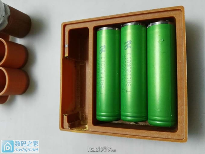 一个好汉三个帮,组个逼格略高的移动电源