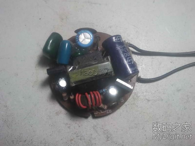 电瓶车充电器改可调电源教程 电瓶车充电器改可调电源教程