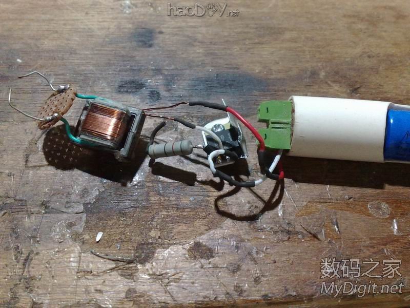 DIY电子打火机(有点烟图) DIY电子打火机(有点烟图)