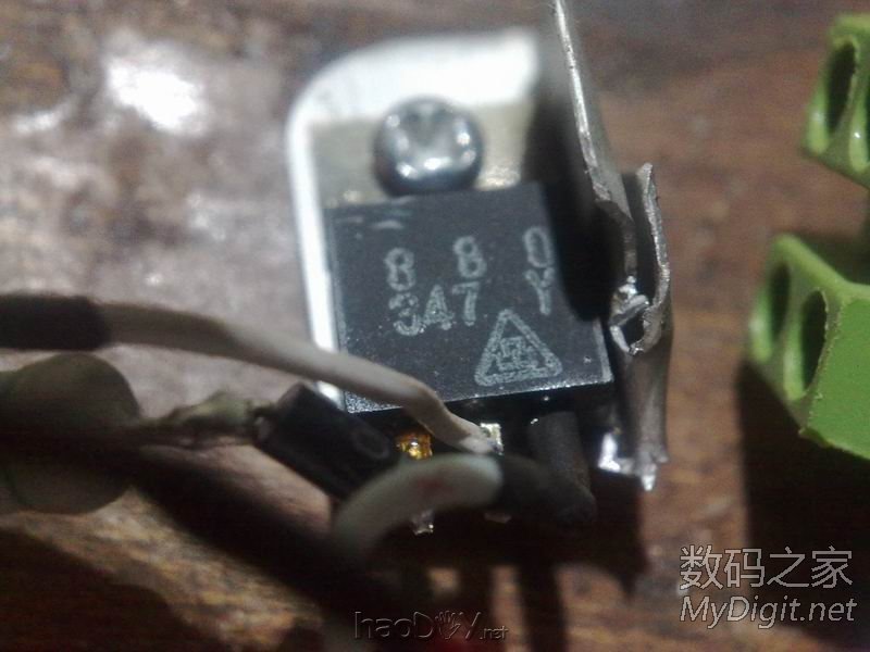 DIY电子打火机(有点烟图) DIY电子打火机(有点烟图)