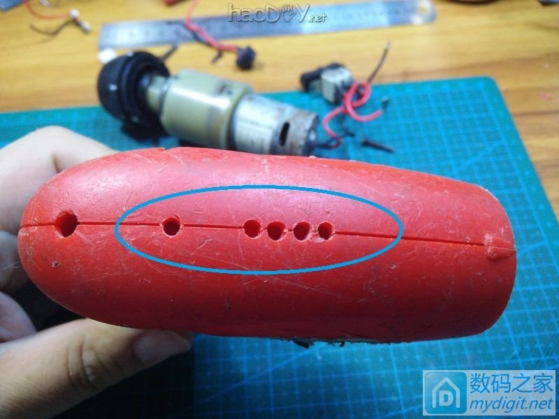 『二师兄出品』4.8V小电批电动螺丝刀改造电量指示灯&充电板 『二师兄出品』4.8V小电批电动螺丝刀改造电量指示灯&充电板