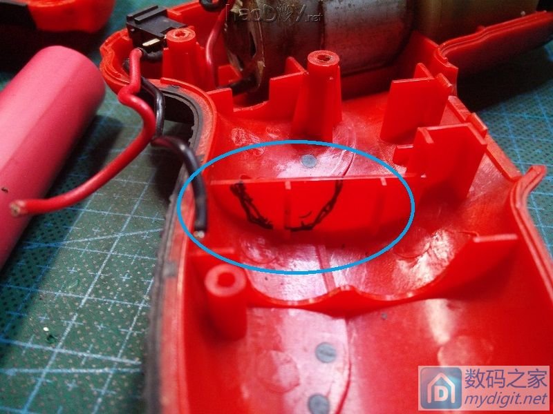 『二师兄出品』4.8V小电批电动螺丝刀改造电量指示灯&充电板 『二师兄出品』4.8V小电批电动螺丝刀改造电量指示灯&充电板