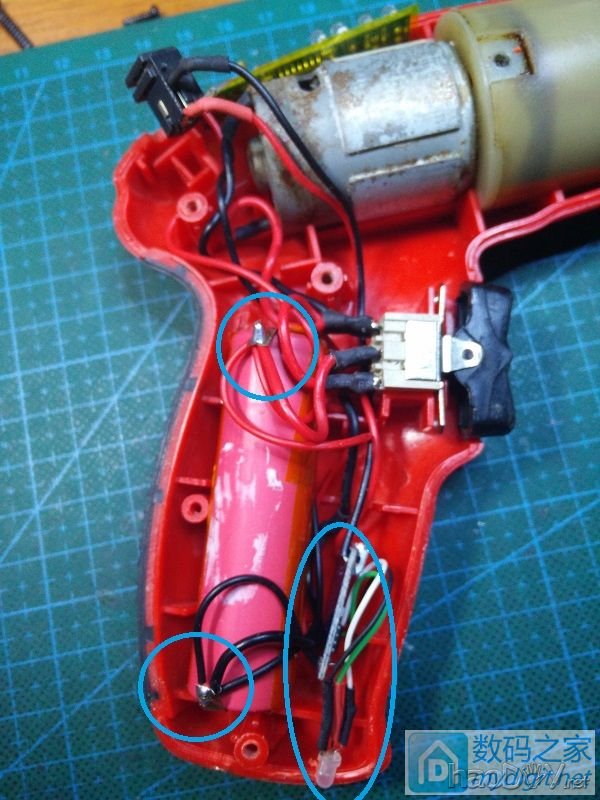 『二师兄出品』4.8V小电批电动螺丝刀改造电量指示灯&充电板
