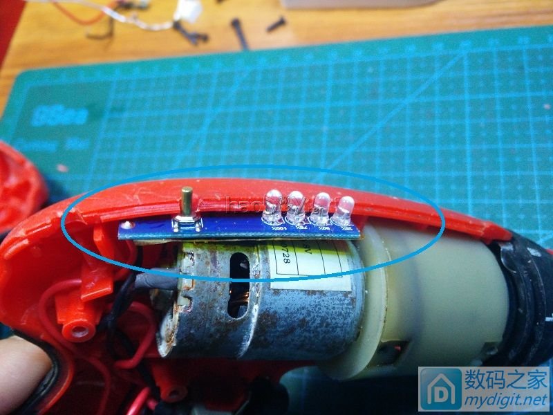 『二师兄出品』4.8V小电批电动螺丝刀改造电量指示灯&充电板