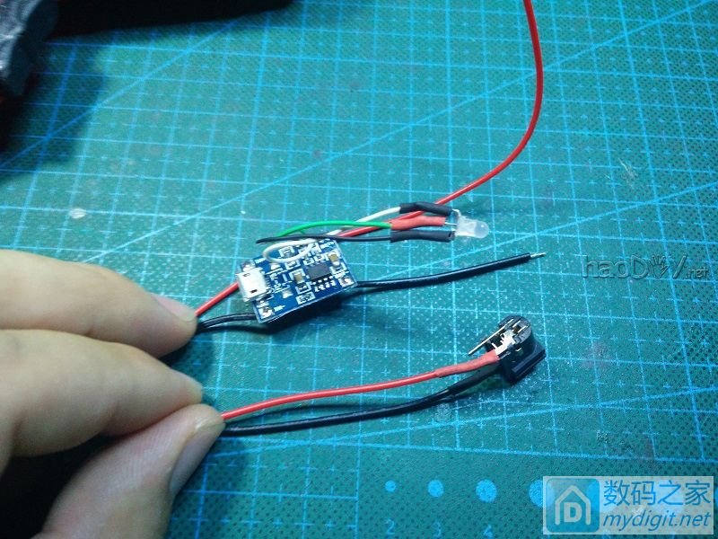 『二师兄出品』4.8V小电批电动螺丝刀改造电量指示灯&充电板