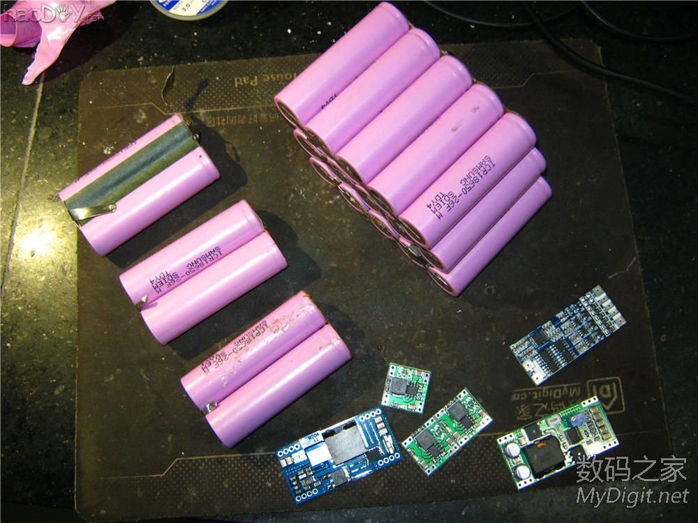 XX牌  54600mah 多输出 移不动电源完工! XX牌  54600mah 多输出 移不动电源完工!