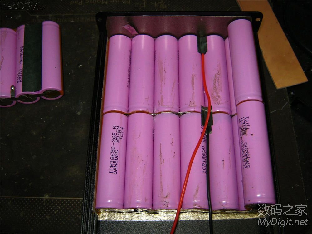 XX牌  54600mah 多输出 移不动电源完工! XX牌  54600mah 多输出 移不动电源完工!