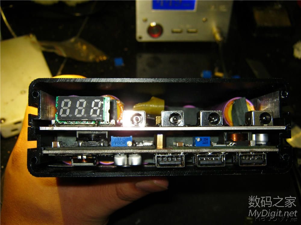 XX牌  54600mah 多输出 移不动电源完工!