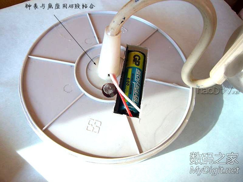 DIY DVD光盘时钟:夜晚灯光照明