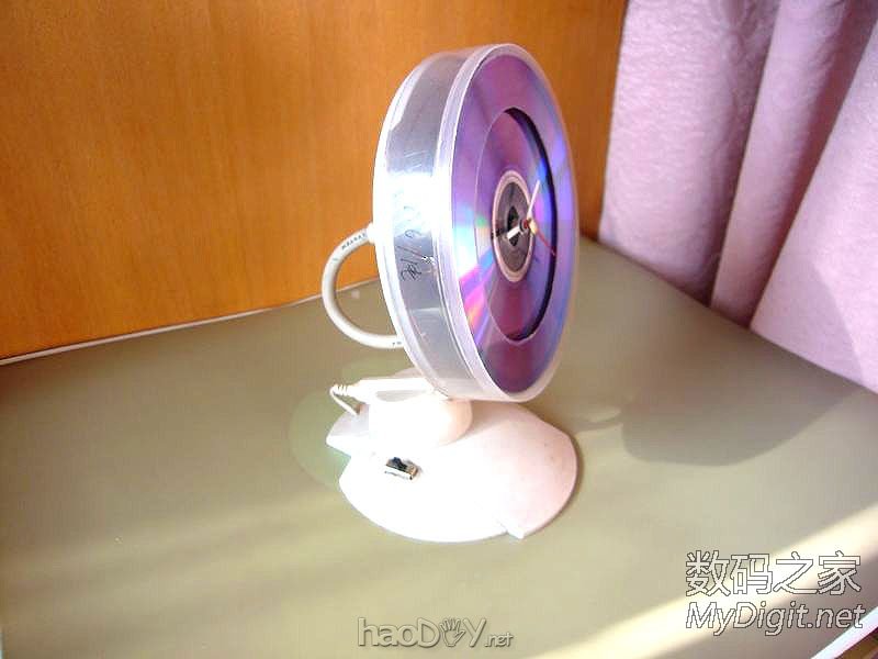 DIY DVD光盘时钟:夜晚灯光照明