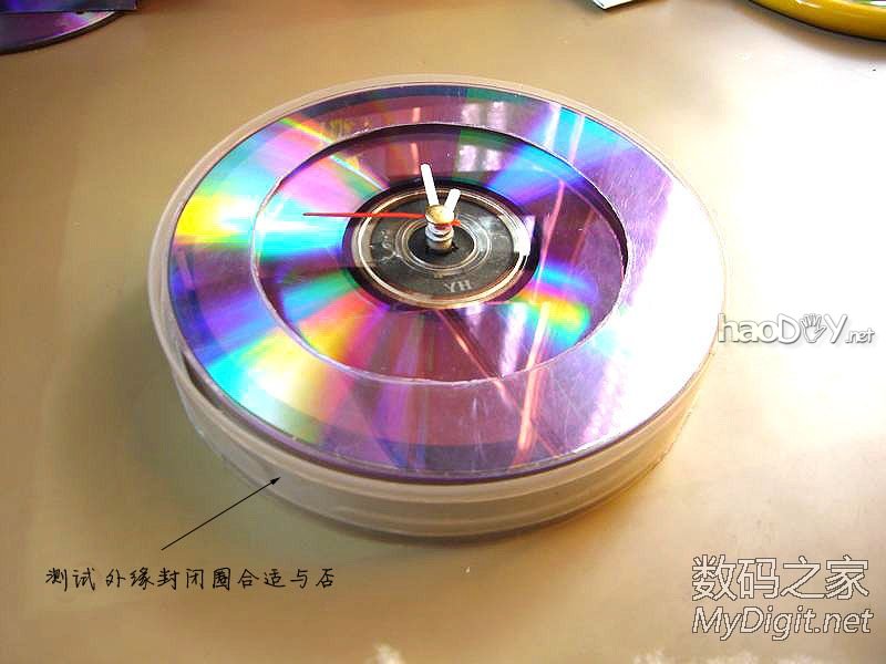 DIY DVD光盘时钟:夜晚灯光照明