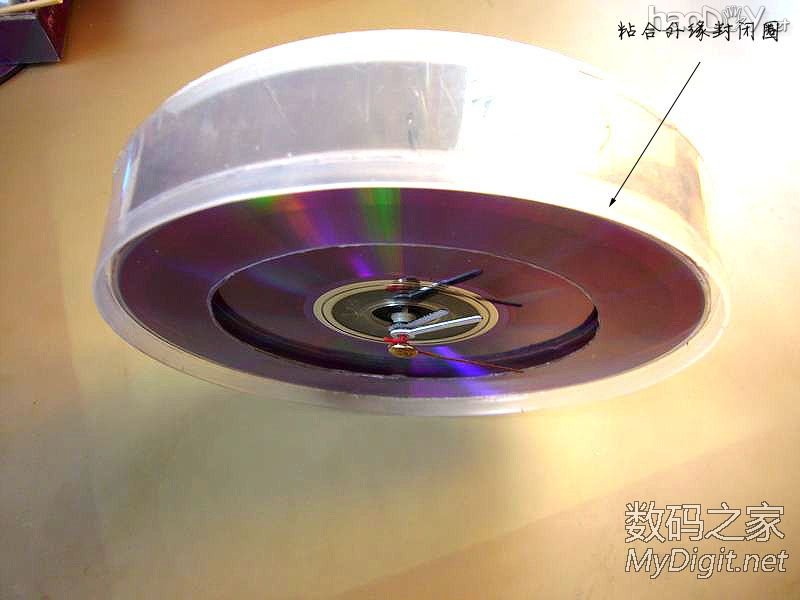 DIY DVD光盘时钟:夜晚灯光照明