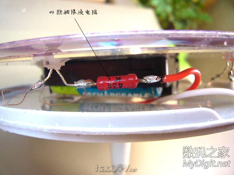 DIY DVD光盘时钟:夜晚灯光照明