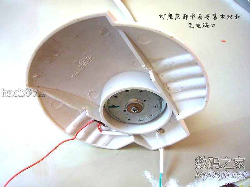 DIY DVD光盘时钟:夜晚灯光照明