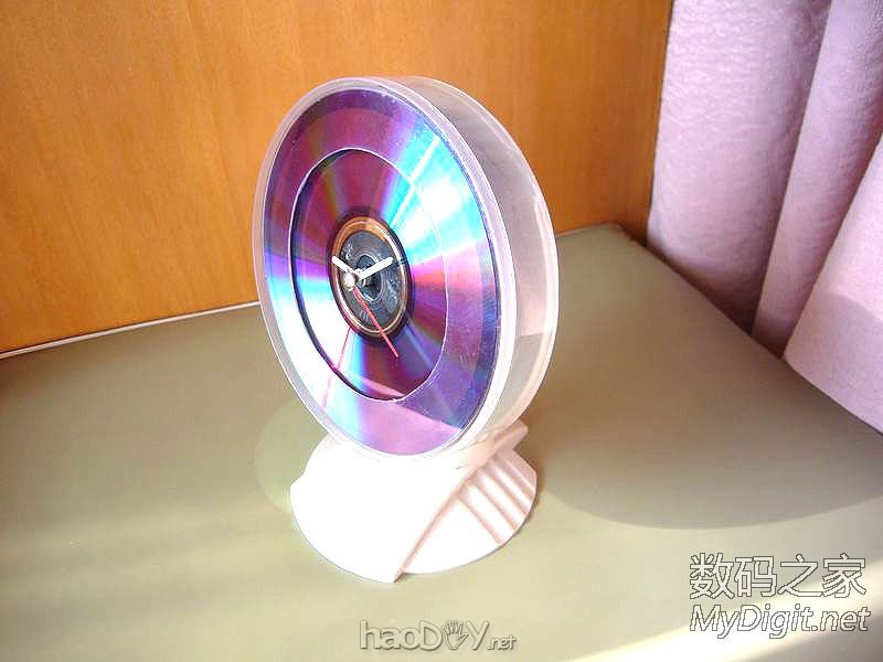 DIY DVD光盘时钟:夜晚灯光照明