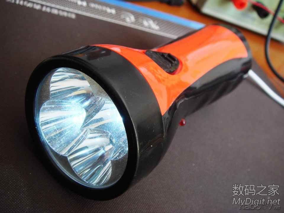 铅酸蓄电池LED手电改锂电池的两个方案 铅酸蓄电池LED手电改锂电池的两个方案