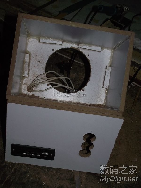 纯手工打造MP3解码+2.1木质有源音箱