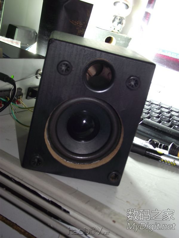纯手工打造MP3解码+2.1木质有源音箱 纯手工打造MP3解码+2.1木质有源音箱