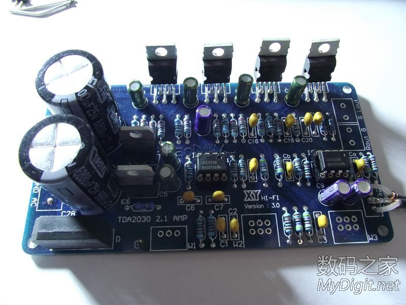 纯手工打造MP3解码+2.1木质有源音箱 纯手工打造MP3解码+2.1木质有源音箱