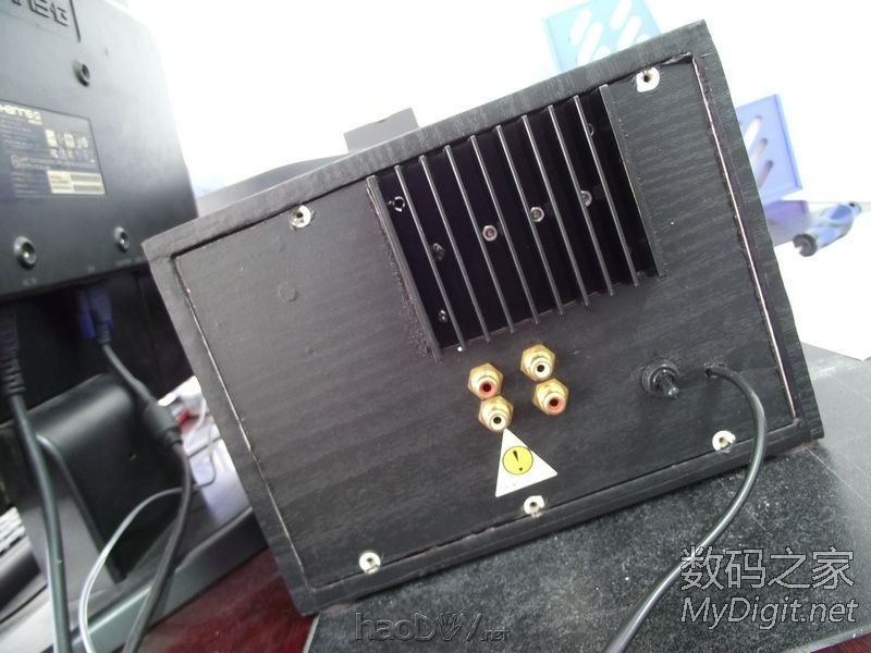 纯手工打造MP3解码+2.1木质有源音箱