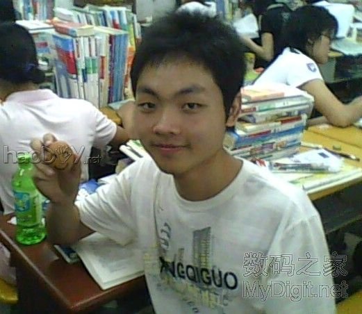 用一段PVC管做的台灯,欢迎拍砖 用一段PVC管做的台灯,欢迎拍砖