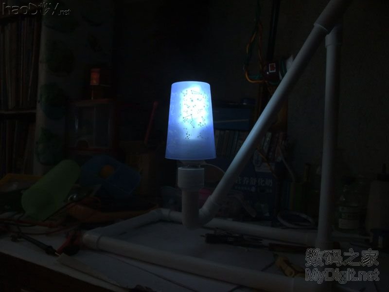 用一段PVC管做的台灯,欢迎拍砖 用一段PVC管做的台灯,欢迎拍砖