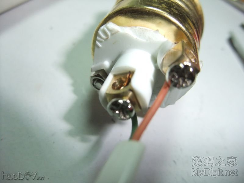 用一段PVC管做的台灯,欢迎拍砖 用一段PVC管做的台灯,欢迎拍砖