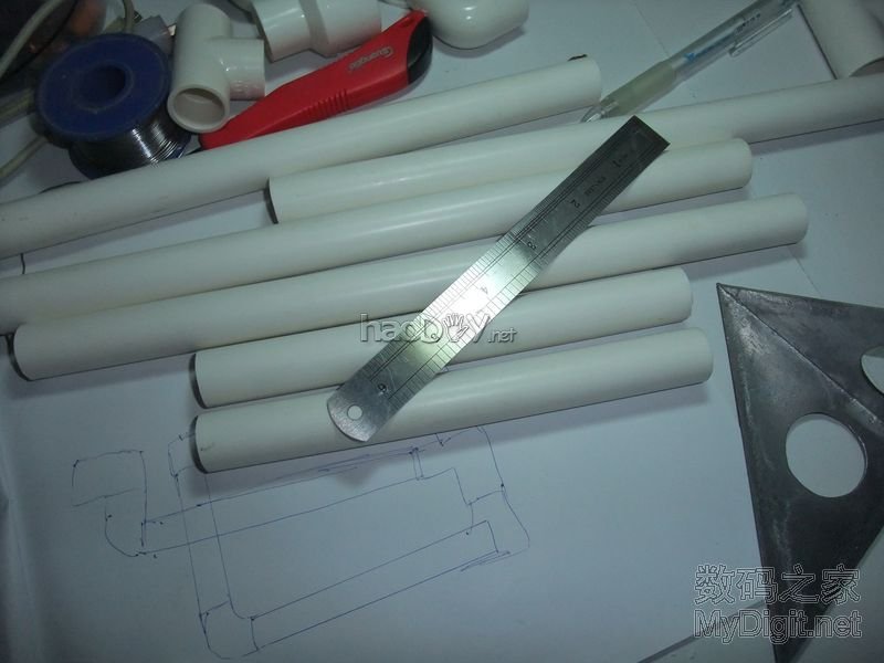 用一段PVC管做的台灯,欢迎拍砖 用一段PVC管做的台灯,欢迎拍砖