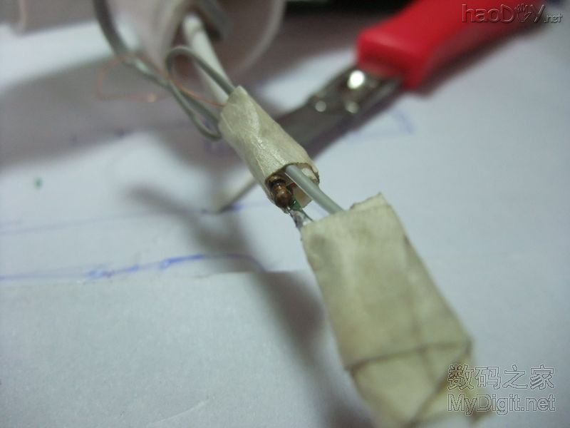 用一段PVC管做的台灯,欢迎拍砖 用一段PVC管做的台灯,欢迎拍砖