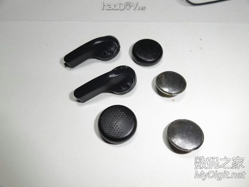 『MM DIY』用别人要扔的东西做一条耳塞。 『MM DIY』用别人要扔的东西做一条耳塞。