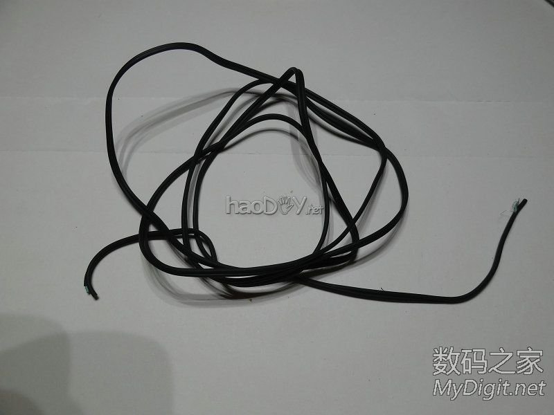 『MM DIY』用别人要扔的东西做一条耳塞。 『MM DIY』用别人要扔的东西做一条耳塞。