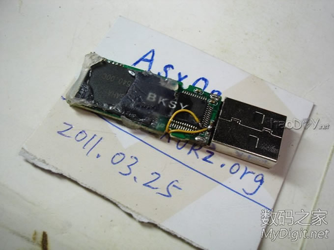 我来改造你去帮我申请专利?改造U盘读写保护开关不伤外观方法!高