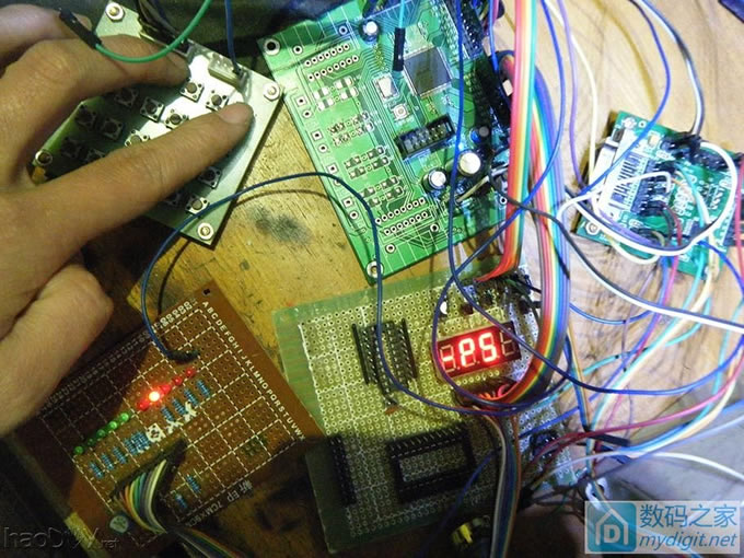 变频器无面板等于废品,我来自制一个吧,简单的小面板,复杂的过