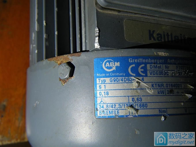 变频器无面板等于废品,我来自制一个吧,简单的小面板,复杂的过